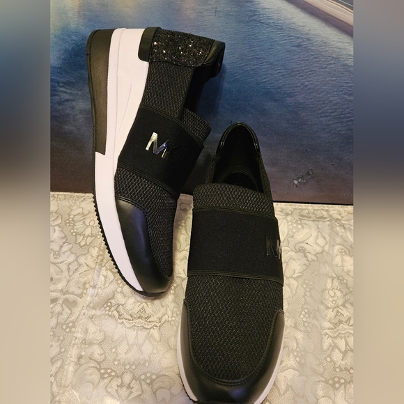 Michael Kors sneakers… beautiful. - Picture 11 of 13